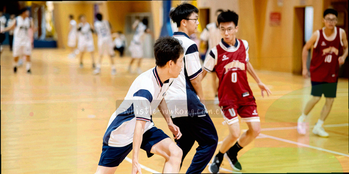 深蓝背景上的细密数据点阵与橙色连线，呈抽象网络纹理